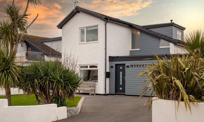 Rhosneigr Casa | Cae Cloc - A 3 bed house in the heart of Rhosneigr