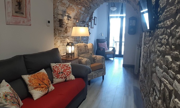 Granyena de Segarra Cabaña | Cal Guineuet- Casa rural en un entorno natural y tranquilo