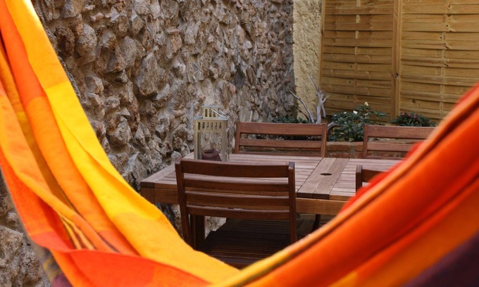 Riudecanyes Cabaña | Cal Pedret: Confortable apartamento rural con patio. Entre mar y montaña.