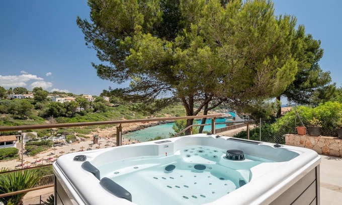 Cala Anguila-Cala Mendia Chalet De Esquí | Cala Mendia Beach House 1 frente de la playa con vistas al mar