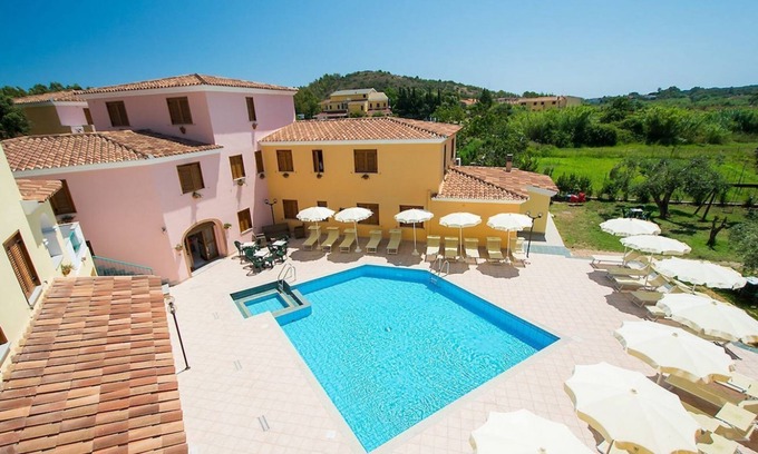 Sos Alinos Apartamento | Cala Viola Two-room apartment sleeps 4, pool, A.C