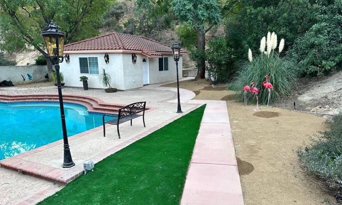 Calabasas Casa | Calabasas Stunning, Peaceful, New, 1 Bedroom Unit