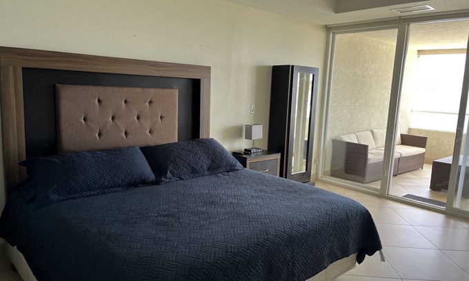 Centro Playas Apartamento | Calafia oceanview condo resort