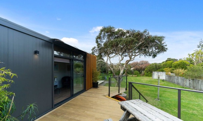 Waikanae Cabaña | Calapso Cottage - Waikanae Beach Holiday Home