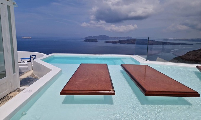 Megalochori Villa | Caldera View Private Villa