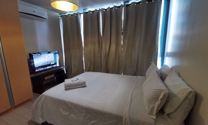 Guadalupe Nuevo Apartamento | Caleze Properties One Uptown BGC One Bedroom