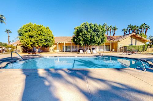 Palm Desert Casa | California Cottage