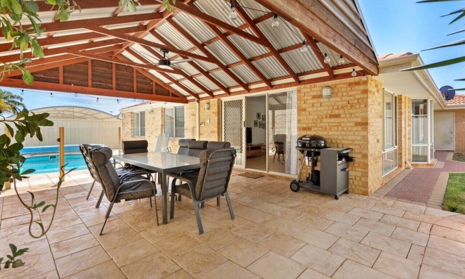 Kinross Casa | California Dreamin' in Kinross!