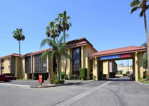 West Park Community Hotel | California Inn and Suites Bakersfield