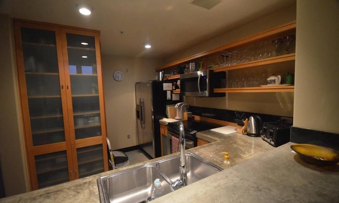 Airport Area Apartamento | California Tropical Resort Penthouse
