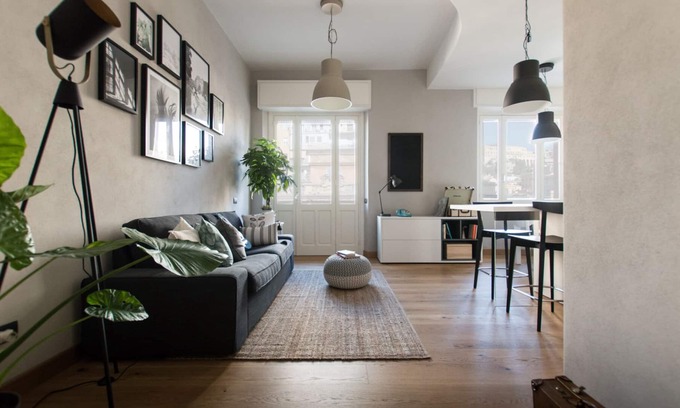 Cagliari Casa | Apartamento completamente nuevo en el centro de Cagliari, tres habitaciones con baño privado.