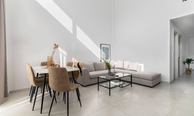 Old Quarter Casa | Calliope luxury loft with backyard