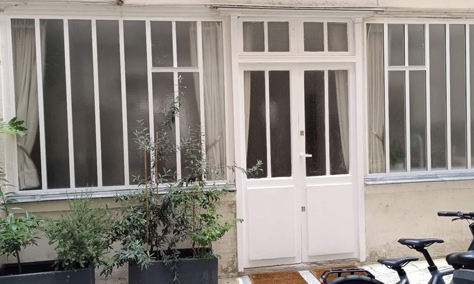 11th Arrondissement Apartamento | Calm & Charming Atelier in Paris