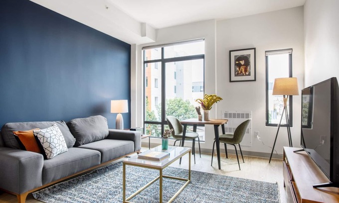 Civic Center Apartamento | Calm Hayes Valley Studio w/ Rooftop, W/D, 1 min to BART by Blueground