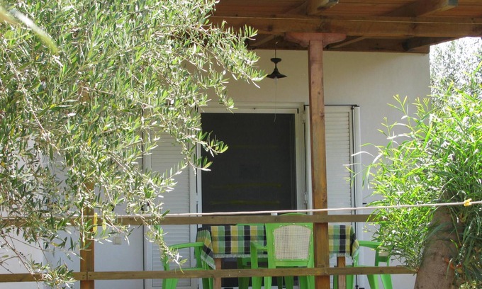 Kakovatos Casa | Tranquilo, en el medio de un olivar, cerca de la playa, wifi | Casa de vacaciones Ili