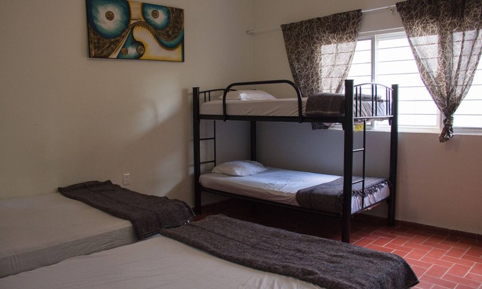 Financial District Casa | Residencia tranquila 200m Colomos Park / 10min. Centro comercial Andares