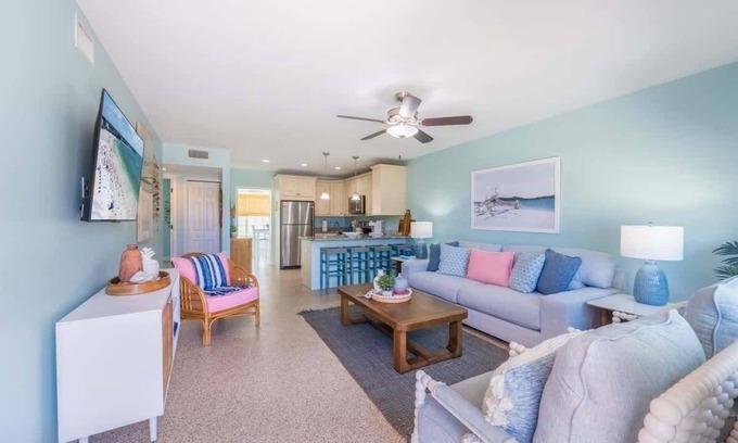Sarasota Casa | Calm Waters Cottage|2 Beds|Super Close To Siesta