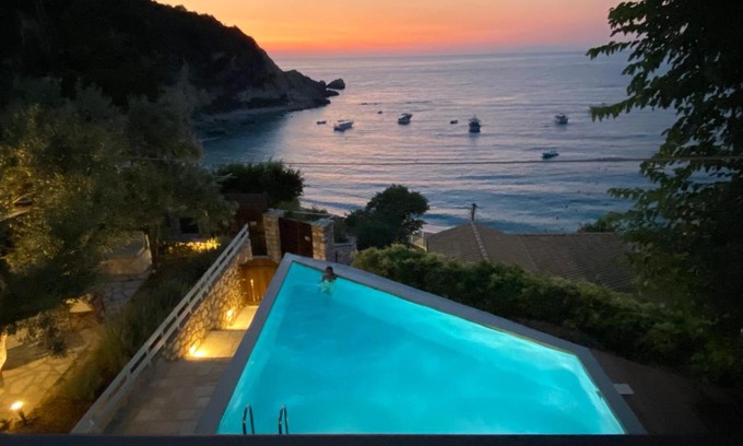 Agios Nikitas Apartamento | Caltabania Suites