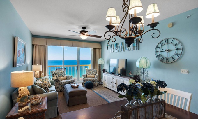 Panama City Beach Condominio | Nuevos pisos de baldosas / duchas / Servicio de playa 2019, WiFI y HBO: consulte nuestras reseñas