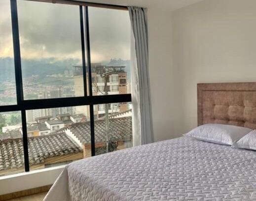 Manizales Apartamento | Cama Queen, Vista a las Montañas