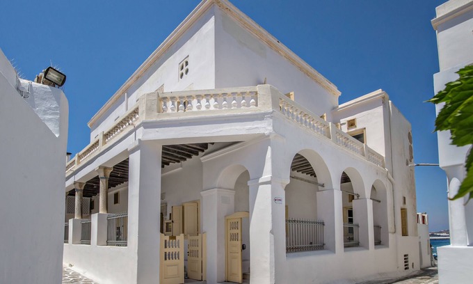 Mykonos Casa | Cambanis Mansion in Mykonos. Splendid old world charm