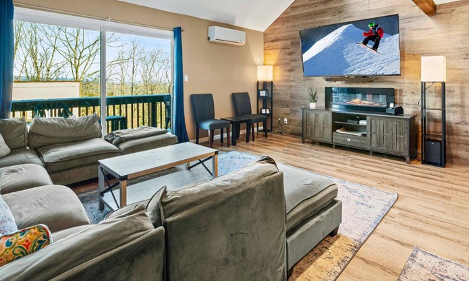 Village at Camelback Casa | Camelback Resort Poconos, 8 bed, Pool/Hot Tub, Gym