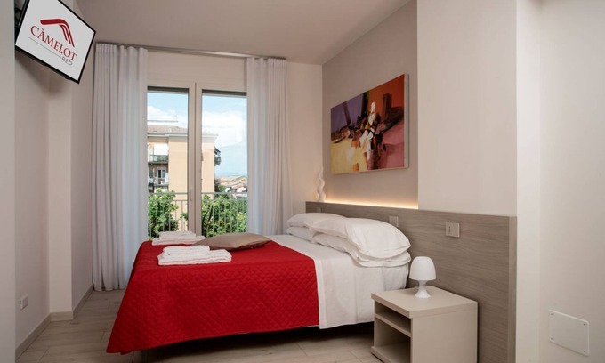 Borgo Roma Apartamento | CAMELOT APARTMENT RED7