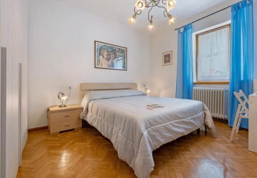 Roncone Casa | Camera Meridiana