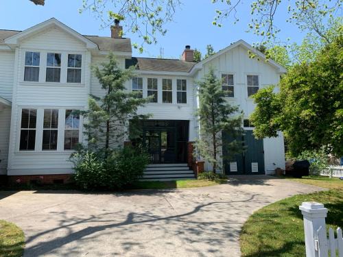 Historic Downtown Manteo Casa | Cameron House Next Door
