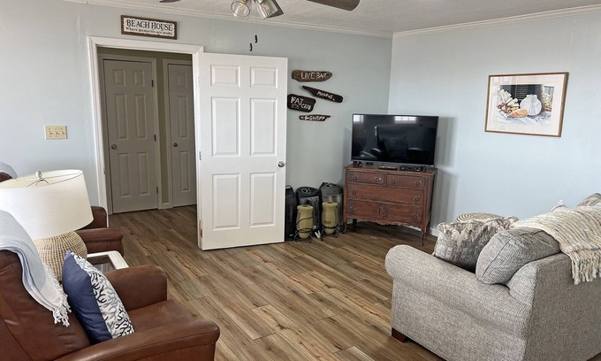 Grand Isle Casa | Camp Castaway - Beachfront - Island Realty