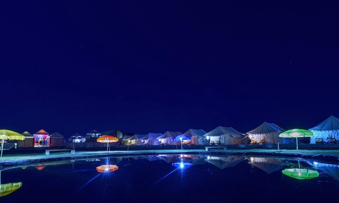 Sam Otro | Camp e Khas