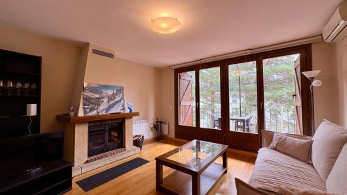 Villanua Apartamento | Campanal de Izas
