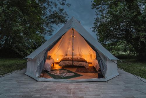 Genouilleux Casa | Campement au reve - Genouilleux