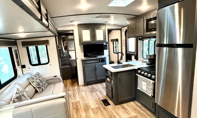 Downtown Zephyrhills Casa | Camper in Zephyrhills with Wi-Fi
