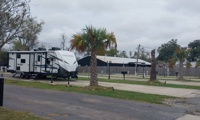 Lake Charles Alquiler De RV | camper lots for rent, monthly worker rates available