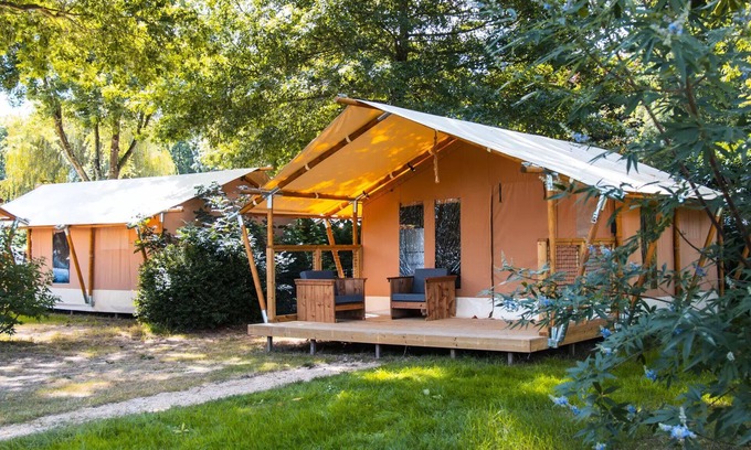Saint-Julien-de-Concelles Casa | Camping du Chêne** - SLOW LODGE - 2 bedrooms, without bathroom 5 people