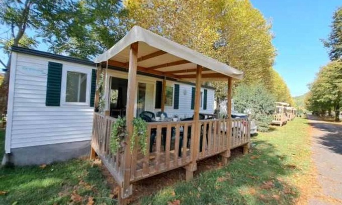 Saint-Cere Casa | Camping 3 étoiles - Piscine - eeebbi