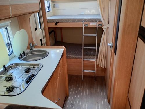 Pujo-le-Plan Otro | Camping car au bord de l eau