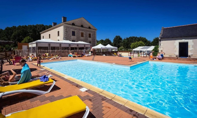 Brissac-Quince Alquiler De RV | Camping de l'Etang* - Unusual Nature Comfort Lodge Tent 3 rooms 5 people Without sanitary facilities