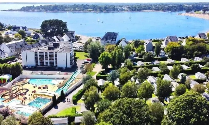 Benodet Chalet De Esquí | Camping de la Plage**** - Chalet for disabled people - 35m² - 2 bedrooms - covered terrace - (chalet designed for people with reduced mobility) - 3 people