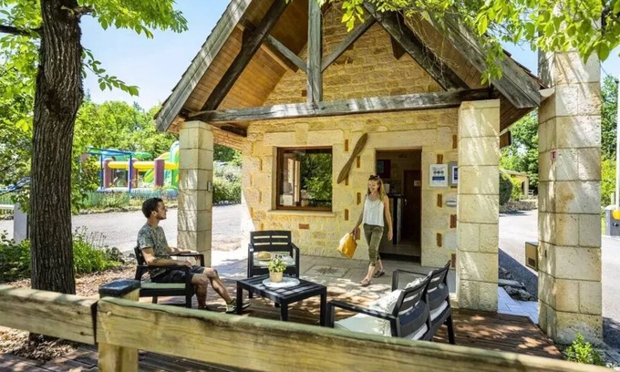 Cenac-et-Saint-Julien Villa | Camping Romanée Le Lou Castel**** - PREMIUM cottage - 2 bedrooms 4 people