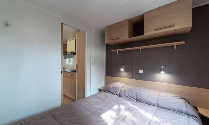 Chateauneuf-de-Galaure Casa | Camping Le Château de Galaure**** - Comfort XL 4-room mobile home for 6 people