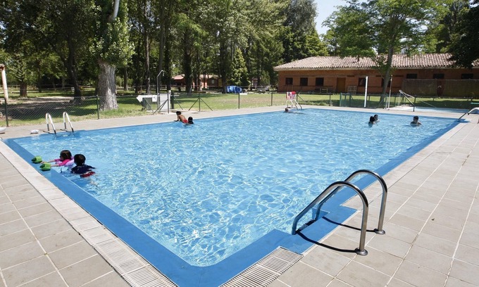 Burgos Alquiler De RV | Camping Fuentes Blancas
