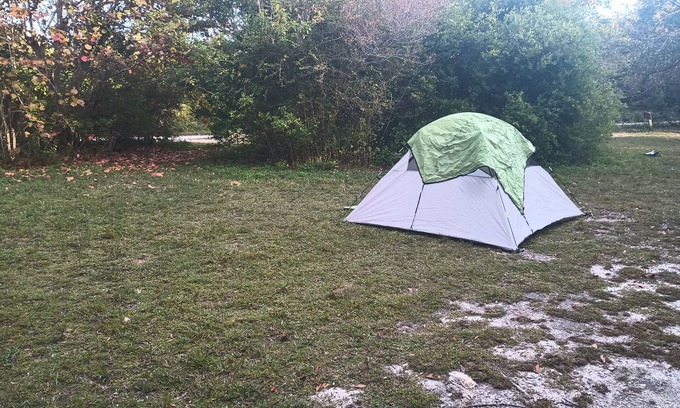 North Miami Alquiler De RV | Camping grounds for your enjoyment summer. Very close to bathroom, grocery etc.