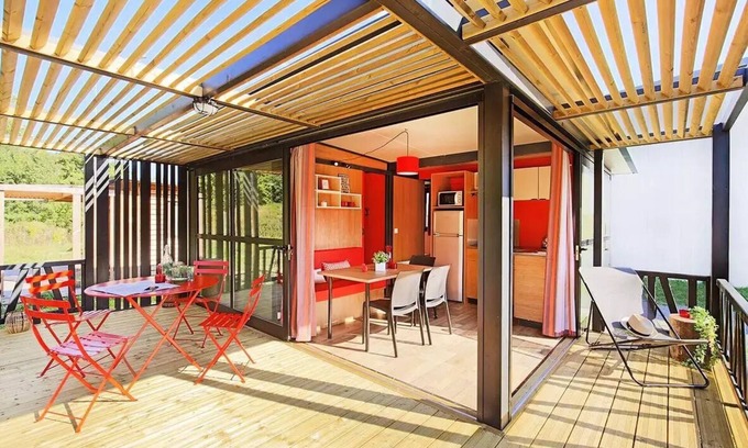 Saint-Leger-de-Fougeret Chalet De Esquí | Camping LA FOUGERAIE * - Panoramic Pond Chalet - 2 bedrooms 5 people