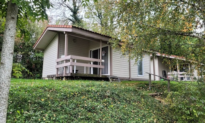 Le Grand Serre Chalet De Esquí | Camping le Grand Cerf **** - Chalet Comfort (30m2) with covered terrace, 2 bedrooms 5 people