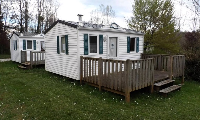 Thiviers Casa | Camping Le Repaire * - Small 2 bedroom mobile home - uncovered wooden terrace - 20m² (R14 -R15 - R21 + 038) 4 people
