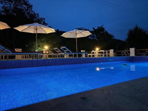Eselnita Otro | Camping Mala Clisura Dunării