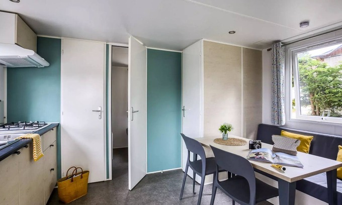 Nesles-la-Vallee Casa | CampingLe Grand Paris**** - Comfort mobile home 4 rooms 6 people