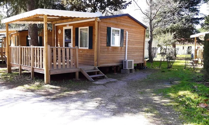 Saint-Jean-Pla-de-Corts Chalet De Esquí | Campsite Les Casteillets *** - Chalet Comfort 16 m2 - 1 bedroom - air conditioning (extra sleeping possibility) 4 persons